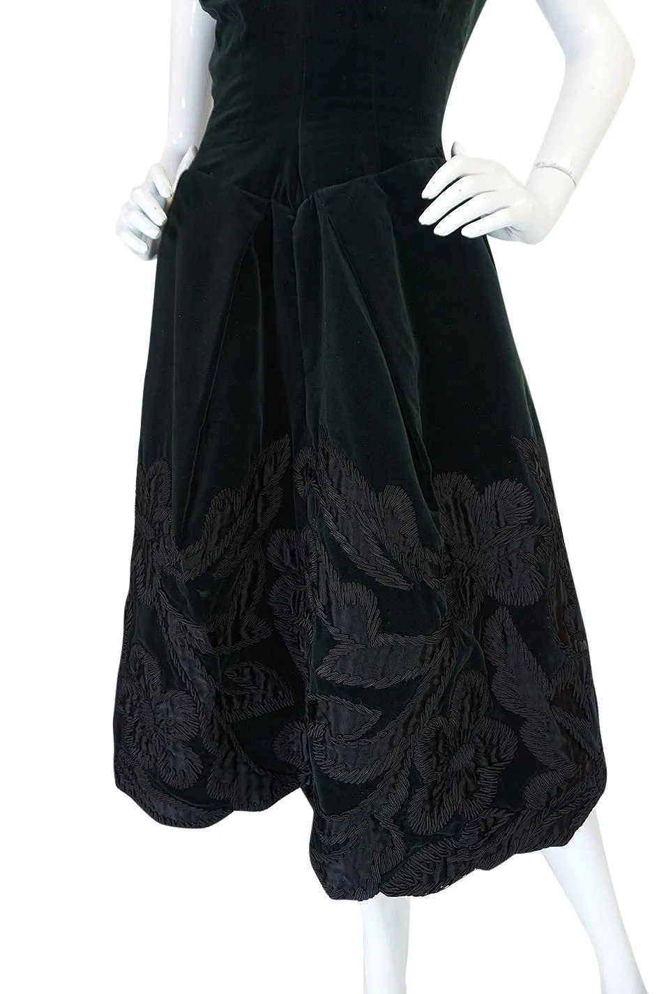 1950s Demi-Couture Level Nazareth Velvet Applique Dress