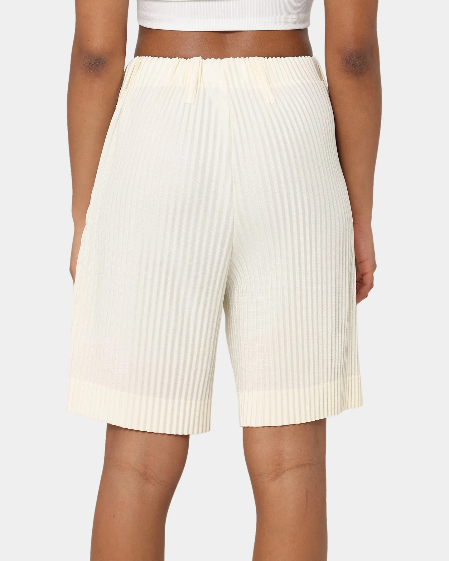 404 Harbour Plisse Shorts Ecru