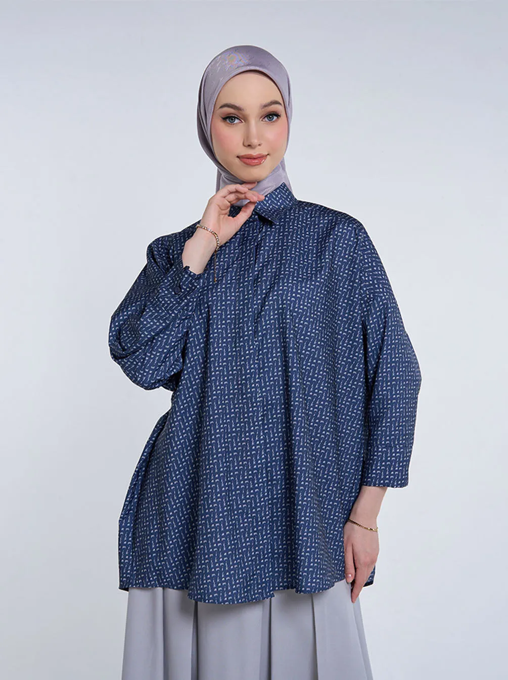 AGNIA OVERSIZED TOP NAVY