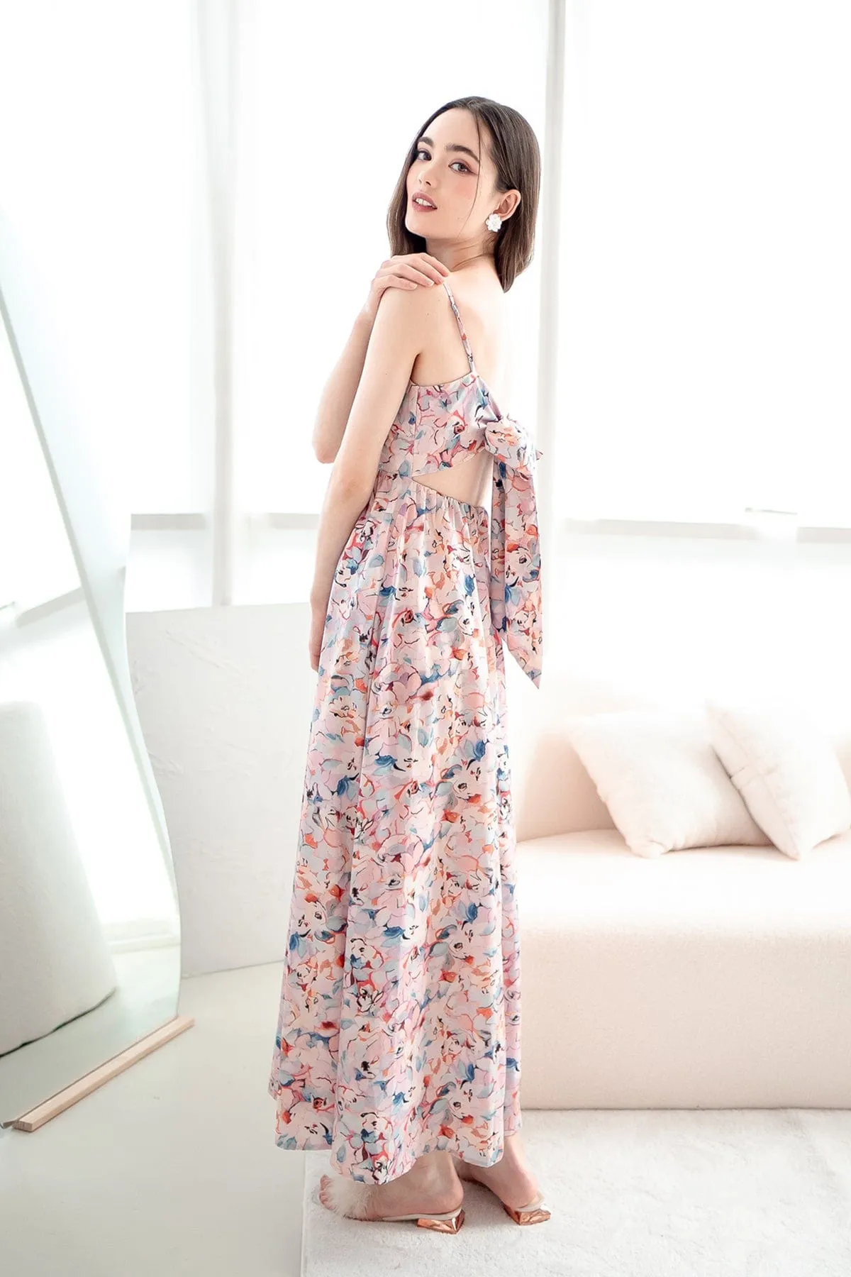 AMOUR TIE-BACK MAXI DRESS IN FLORAL