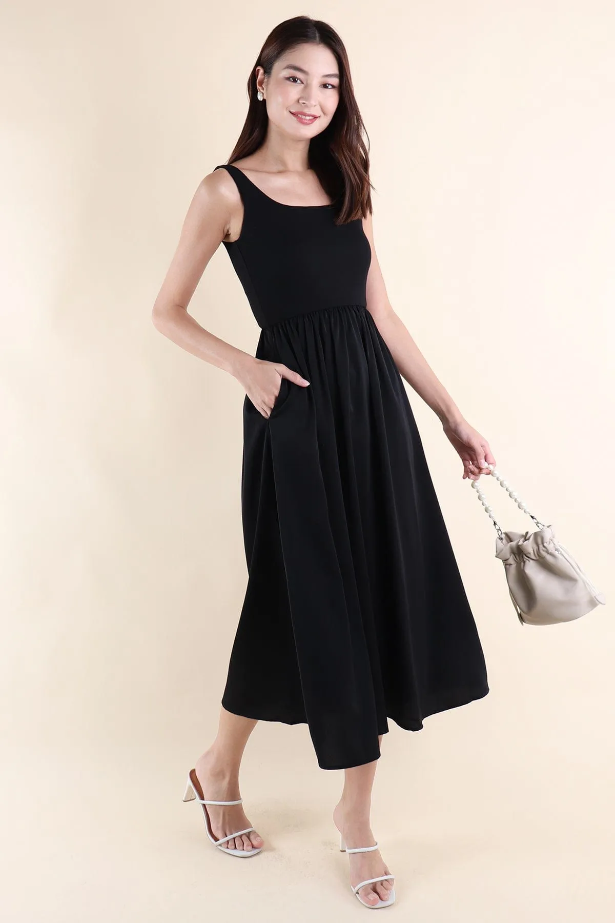 ANABELLE RIBBED MAXI DRESS IN BLACK