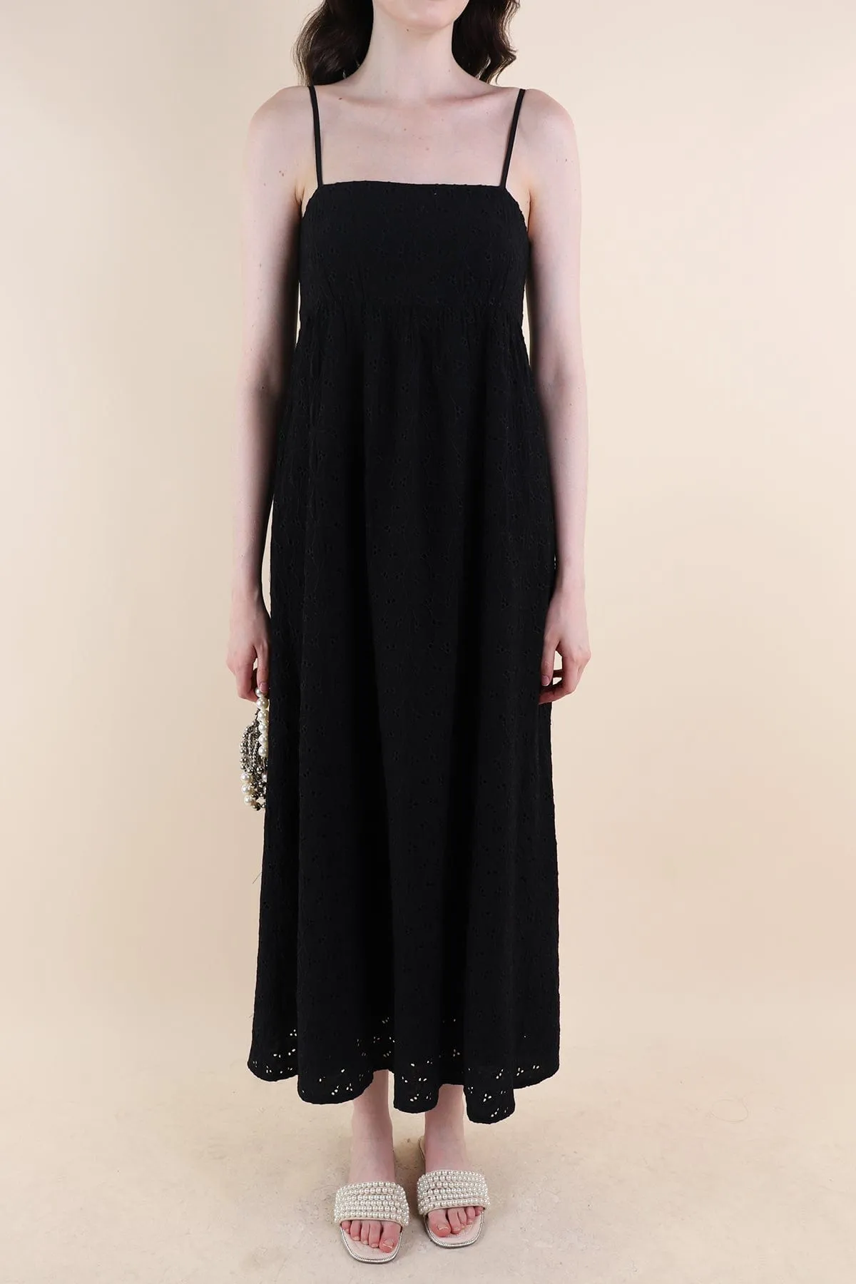 BELLA EMBROIDERY DRESS IN BLACK