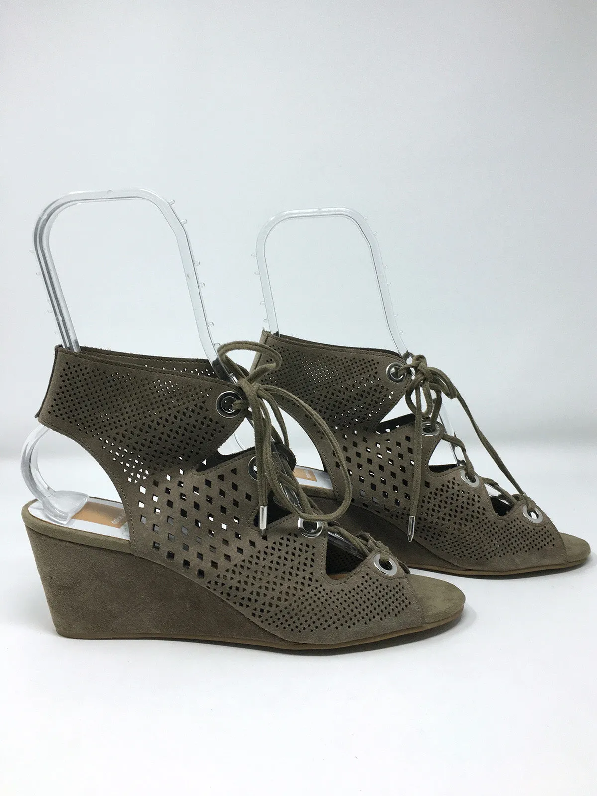 Dolce Vita Size 9 Taupe Perforated Dot Triangle Sandals NWOB