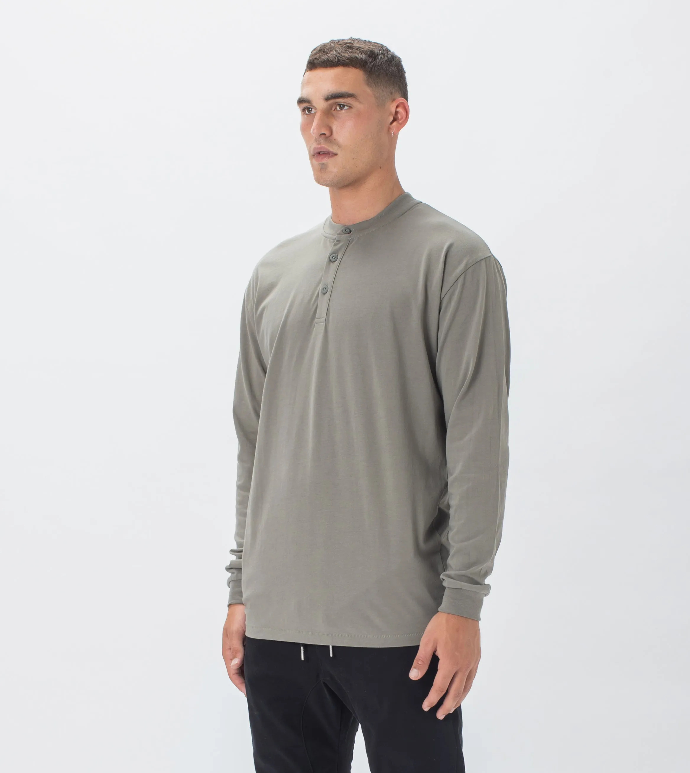 Henley LS Tee Dk Moss