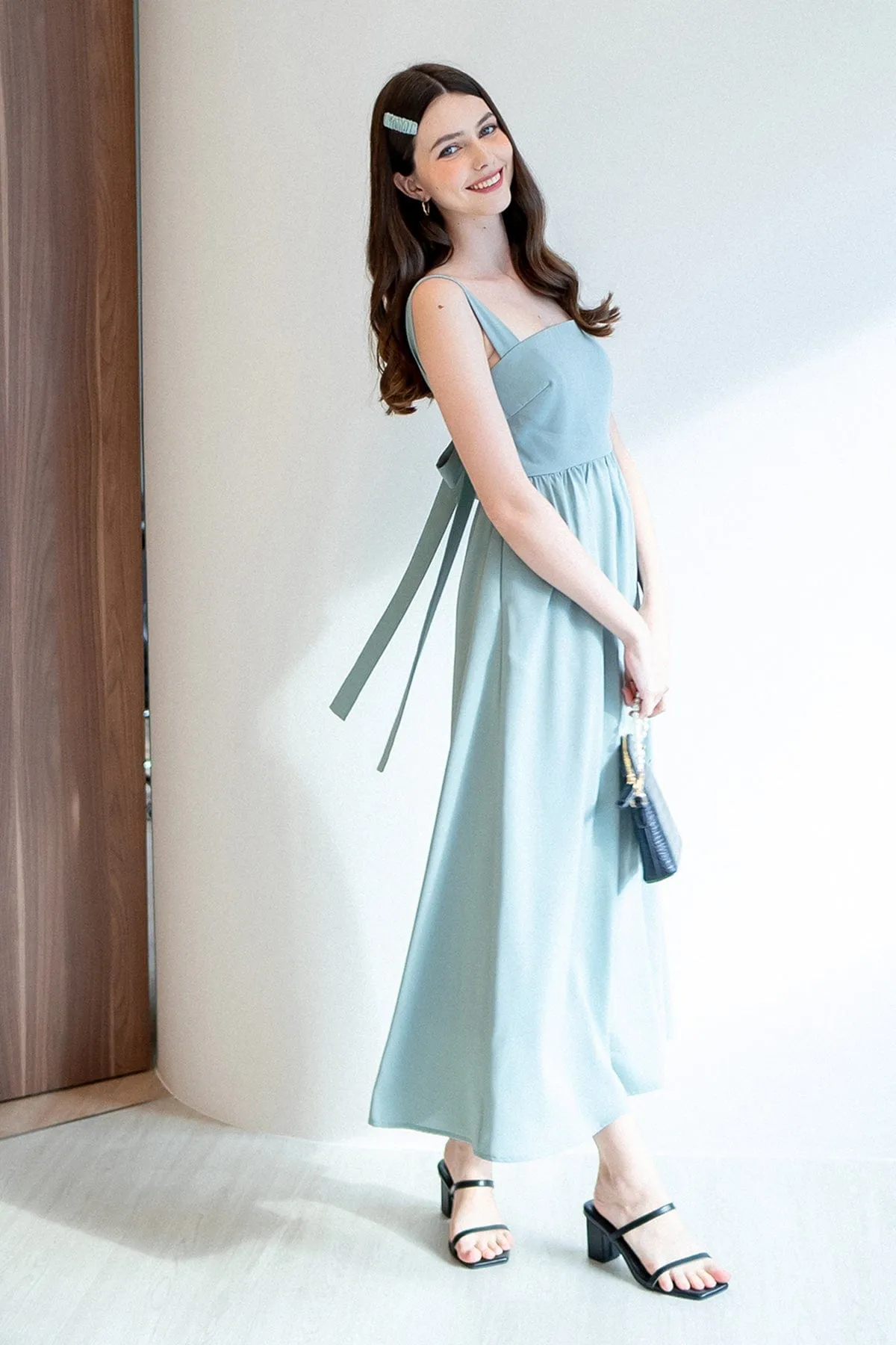 LOHAN TIE-BACK MAXI DRESS IN FERN GREEN