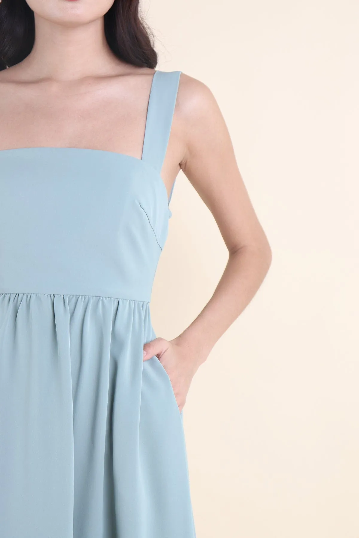 LOHAN TIE-BACK MAXI DRESS IN FERN GREEN