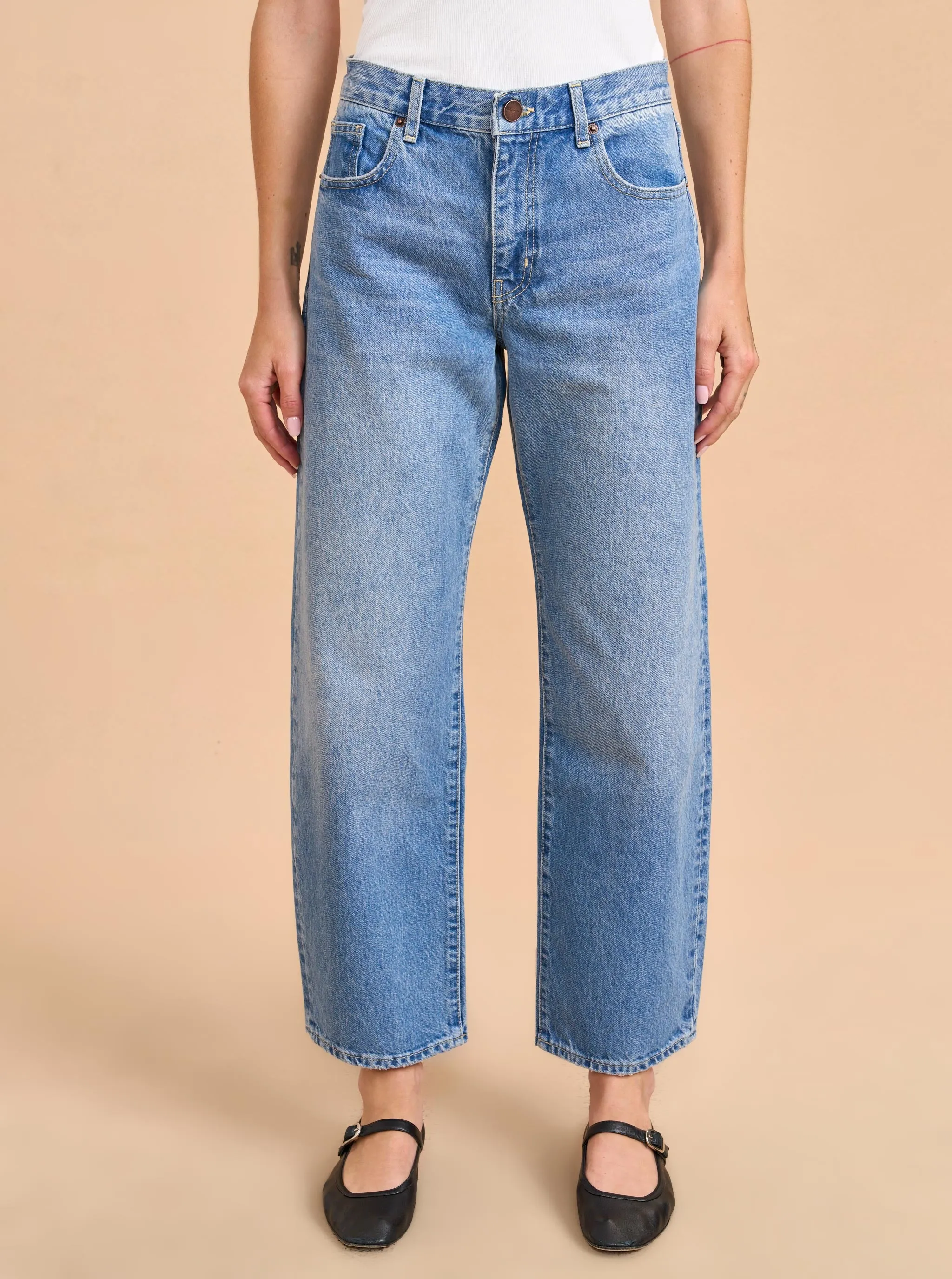 Marilyn Mid-Rise Barrel Jean