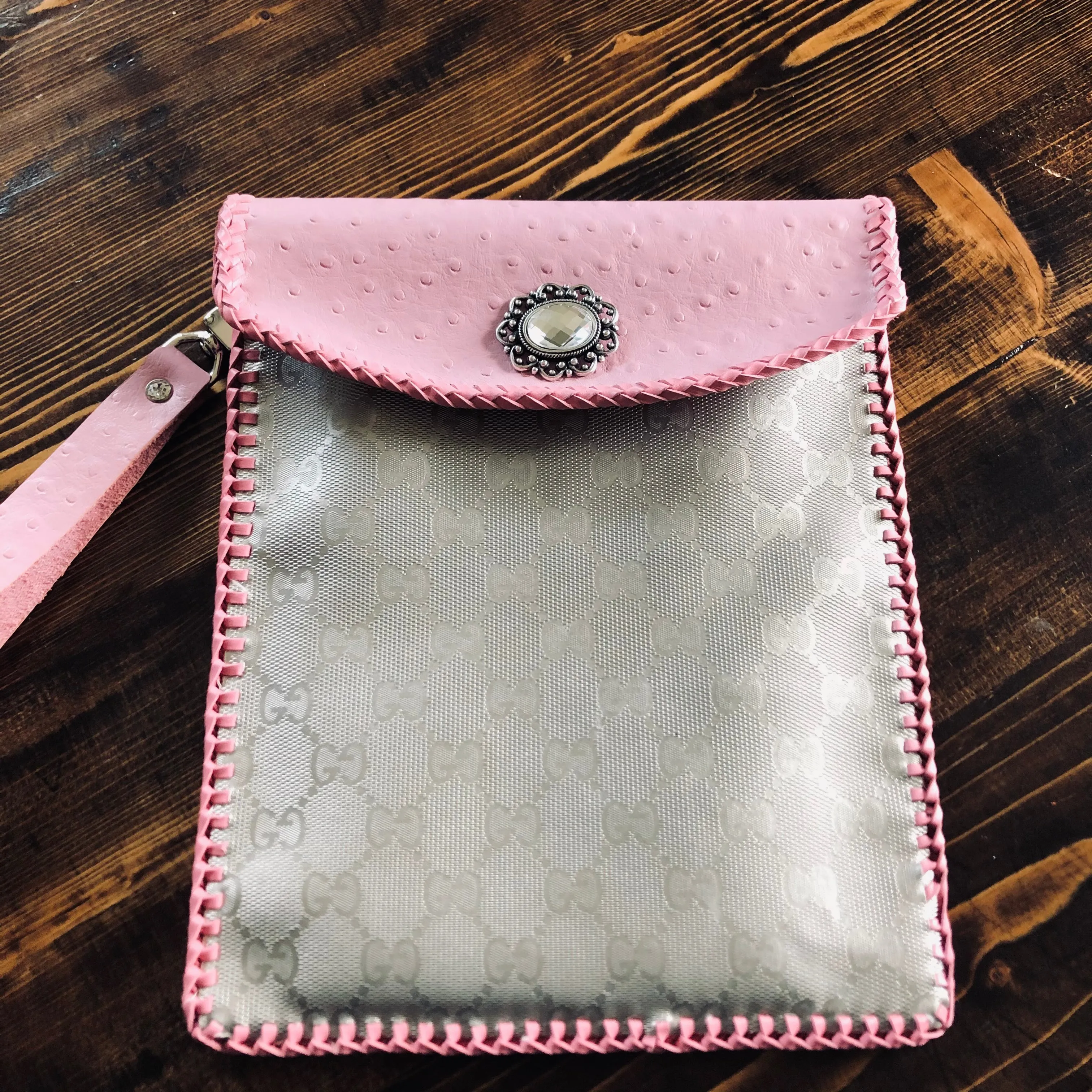 The Ibis iPad/Tablet Holder/Wristlet in Silver GG